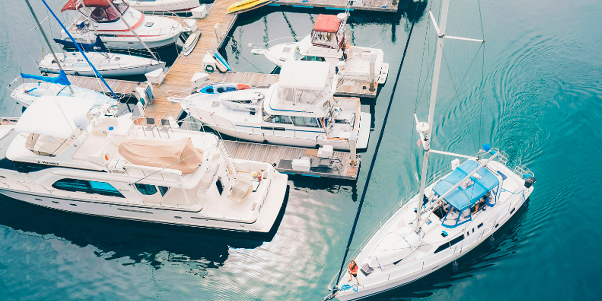 Reparar el barco antes o durante la temporada de navegación