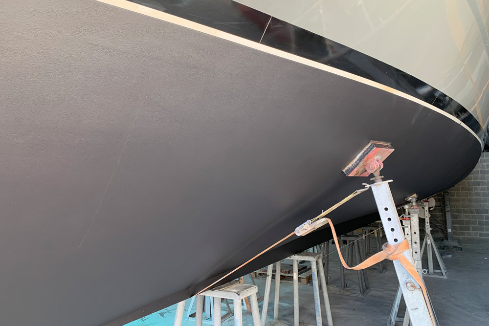 pintura y reparación de fibra de vidrio en barcos y yates
