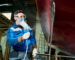 trabajador-varadero-antifouling